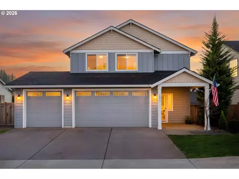 1092 E 1st Ave, Estacada, OR 97023