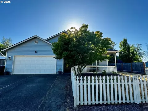 1203 River Oak Rd, Independence, OR 97351