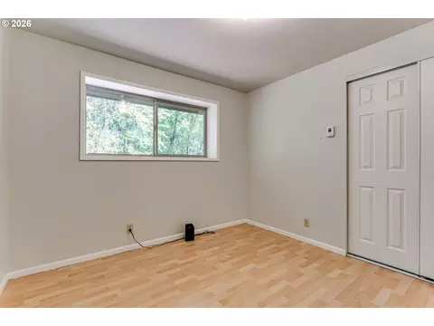 Bedroom - 2337 Willona Park, Eugene, OR 97408 photo 7 of 8