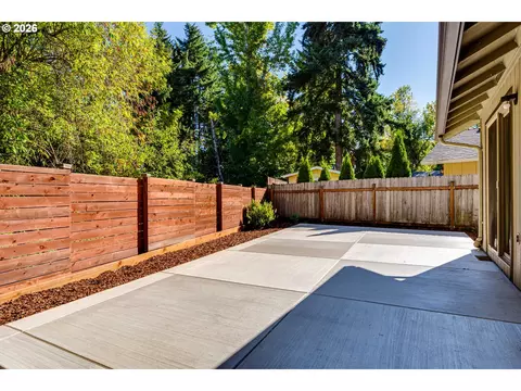 Exterior - 2337 Willona Park, Eugene, OR 97408 photo 3 of 8