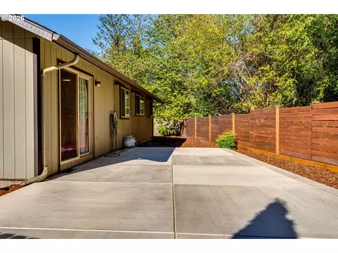 Exterior - 2337 Willona Park, Eugene, OR 97408 photo 5 of 8