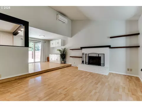 Living - 2337 Willona Park, Eugene, OR 97408 photo 1 of 4