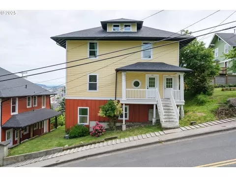 640 8th St, Astoria, OR 97103