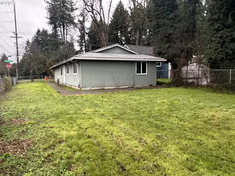 9818 SE Clackamas Rd, Clackamas, OR 97015