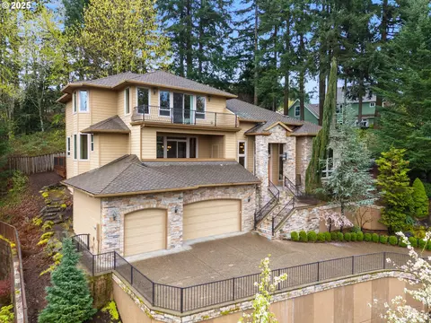 14079 SE Alta Vista Dr, Happy Valley, OR 97086