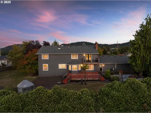 Exterior - 2607 SW Pleasant View Dr, Gresham, OR 97080 photo 15 of 16
