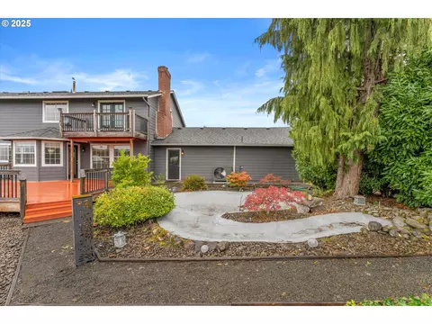 Exterior - 2607 SW Pleasant View Dr, Gresham, OR 97080 photo 7 of 16