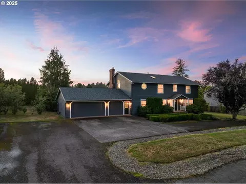 Exterior - 2607 SW Pleasant View Dr, Gresham, OR 97080 photo 2 of 16