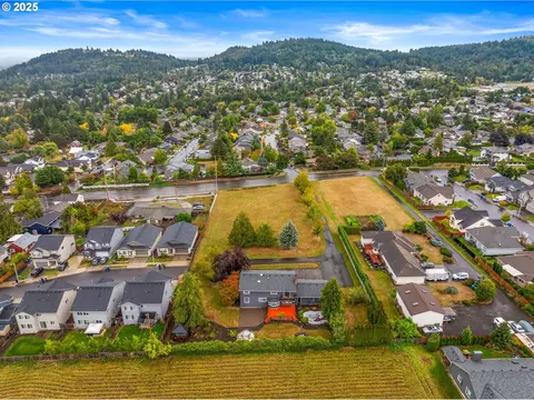 View/Area - 2607 SW Pleasant View Dr, Gresham, OR 97080 photo 1 of 8