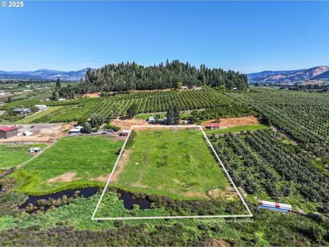 3257 Lingren Rd, Hood River, OR 97031