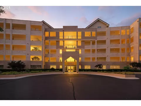 6605 W Burnside Dr #129, Portland, OR 97210