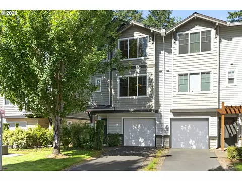 10579 NE Cedar Falls Loop, Hillsboro, OR 97006