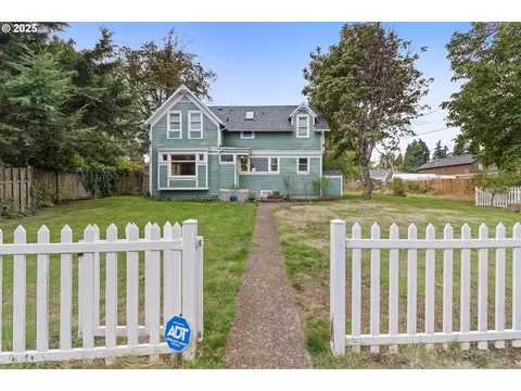 15745 SE Mckinley Ave, Clackamas, OR 97015