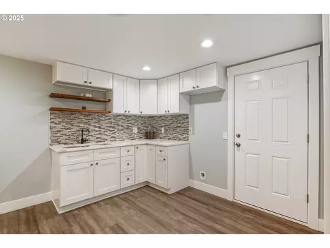 Kitchen - 29201 SE Hillyard Dr, Boring, OR 97009 photo 3 of 4