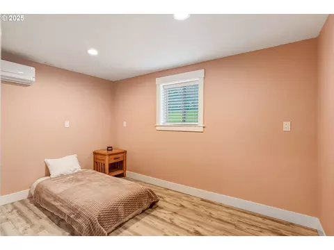 Bedroom - 29201 SE Hillyard Dr, Boring, OR 97009 photo 3 of 4
