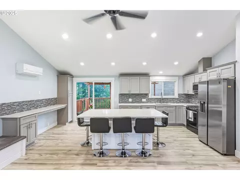 Kitchen - 29201 SE Hillyard Dr, Boring, OR 97009 photo 1 of 4