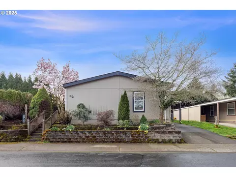 17180 SW Smith Ave #92, Sherwood, OR 97140