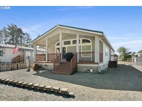 645 S Easy St, Rockaway Beach, OR 97136