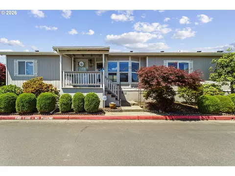 1000 S Mckern Ct #52, Newberg, OR 97132