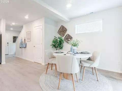 Dining - 1114 SE 193rd Pl, Camas, WA 98607 photo 1 of 1