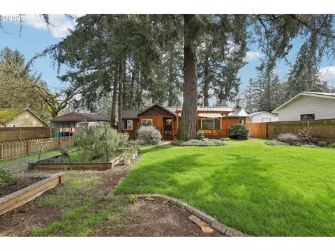 14242 SE Main St, Portland, OR 97233
