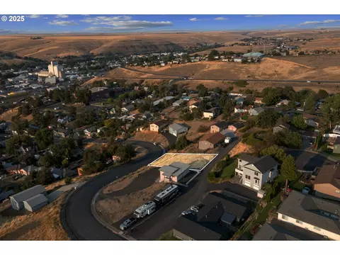 922 S Main St, Pendleton, OR 97801 photo 5