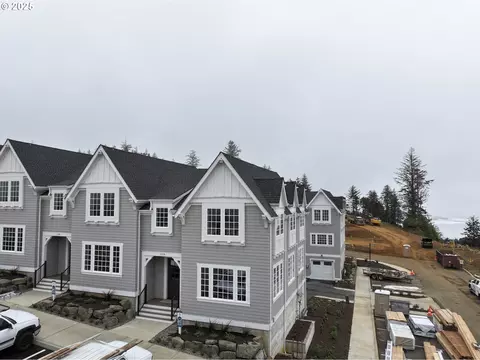 1128 NE Seascape Ave, Depoe Bay, OR 97341