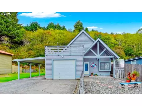 640 Clearlake Ave, Winchester Bay, OR 97467
