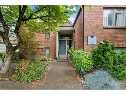14935 NE Sacramento St #28, Portland, OR 97230