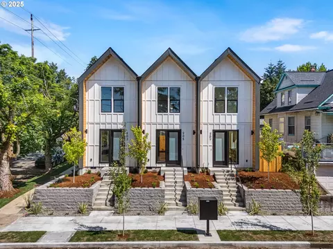 203 NE Going St #1, Portland, OR 97211