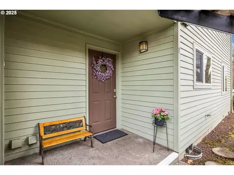 5160 SW 180th Ave #17, Beaverton, OR 97078