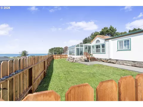 94033 Doyle Point Rd, Gold Beach, OR 97444