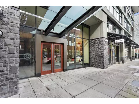 1025 NW Couch St #613, Portland, OR 97209