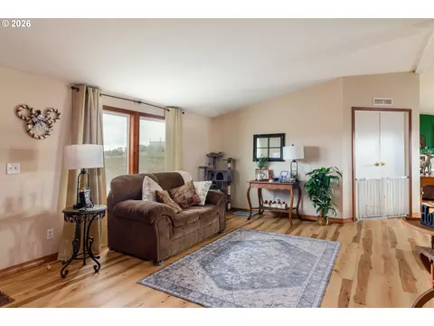 30432 Lauback St, Hermiston, OR 97838 photo 4