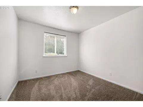 Bedroom - 4256 Daisy St, Springfield, OR 97477 photo 4 of 4