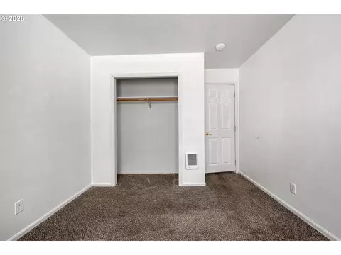 Bedroom - 4256 Daisy St, Springfield, OR 97477 photo 1 of 4