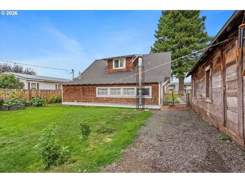 Exterior - 608 SW 2nd St, Enterprise, OR 97828 photo 3 of 10