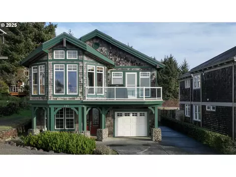 747 Oak St, Cannon Beach, OR 97110