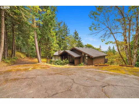 Exterior - 551 Brookside Dr, Eugene, OR 97405 photo 2 of 4