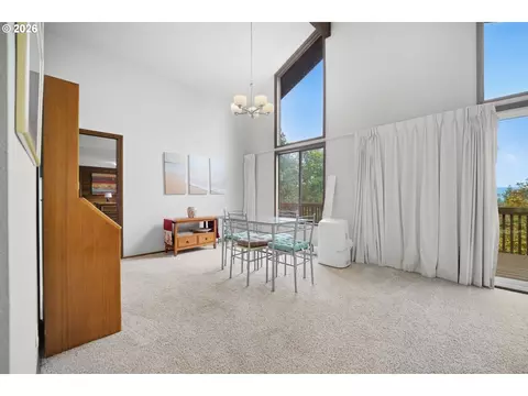 Dining - 551 Brookside Dr, Eugene, OR 97405 photo 1 of 6