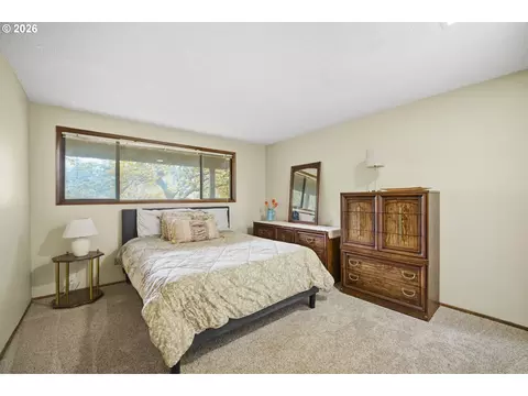Bedroom - 551 Brookside Dr, Eugene, OR 97405 photo 9 of 9