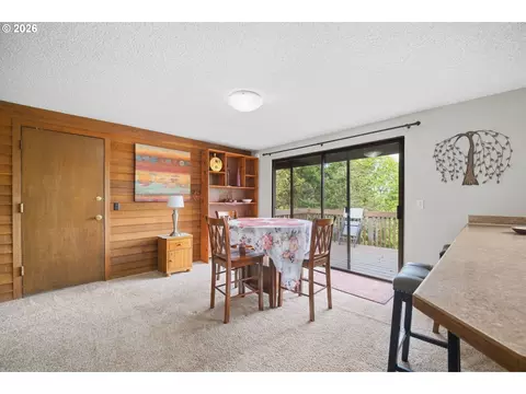 Dining - 551 Brookside Dr, Eugene, OR 97405 photo 6 of 6
