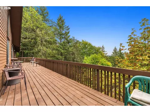 Exterior - 551 Brookside Dr, Eugene, OR 97405 photo 3 of 4