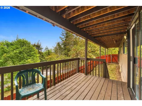 Exterior - 551 Brookside Dr, Eugene, OR 97405 photo 4 of 4