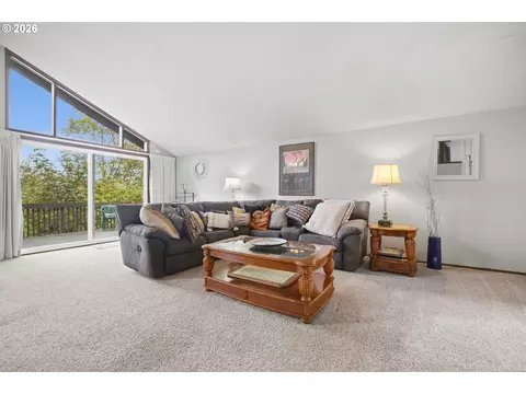 Living - 551 Brookside Dr, Eugene, OR 97405 photo 3 of 6
