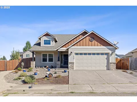 640 E Buttercup St, Yamhill, OR 97148