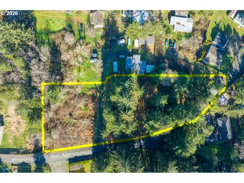 93619 Driftwood Inn Ln, North Bend, OR 97459
