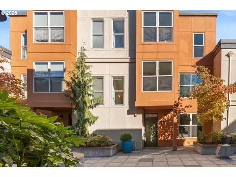 6273 NE Carillion Dr #103, Hillsboro, OR 97124