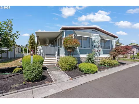1225 W 10th Ave #47, Junction City, OR 97448