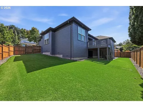 Exterior - 2298 37th St, Springfield, OR 97477 photo 7 of 8